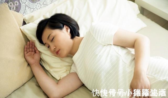 发育|孕妈夜里4种行为,往往是胎儿发育不良的诱因,准妈妈需要改善下