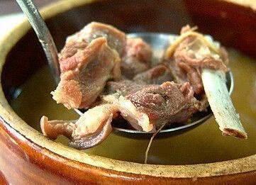 神农本草经|黄芪是平民补品,但不要单独泡水喝了,跟3种食物搭配不上火