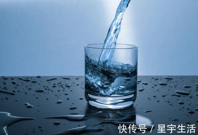 咖啡因|起床、晚上喝白开水的人!这样喝水,将毁掉自己的肾