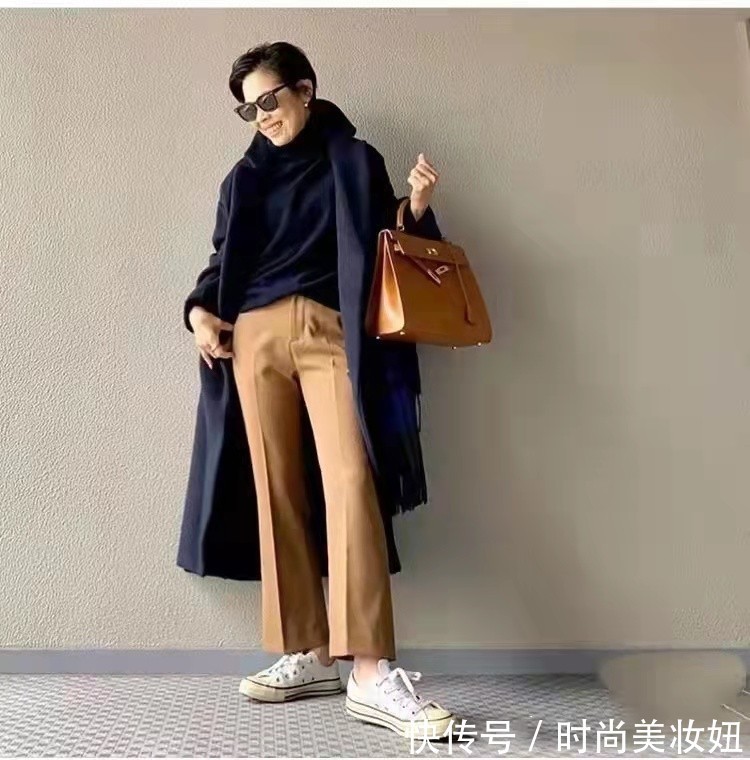 高领|这才是60岁冬季该有的穿搭,保暖不说还很洋气,大妈们该学一学