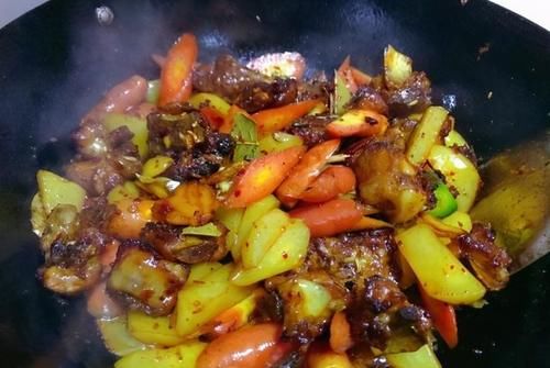 下饭|今天做重口味的红烧排骨，下饭绝对杠杠滴