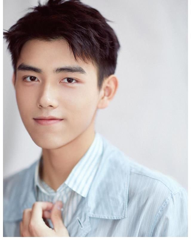 什么火拍什么，拍了遇整改，陈飞宇想红的那颗心，可以放一放了！