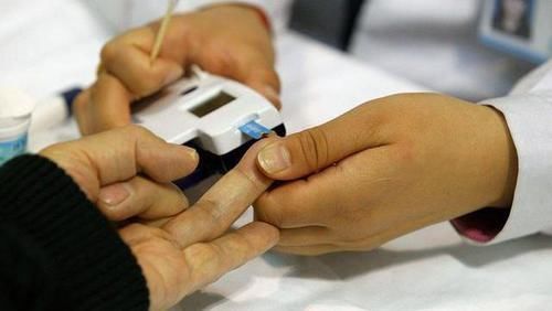 糖尿病人,除了甜食,3类食物也要赶紧忌口,别不听劝