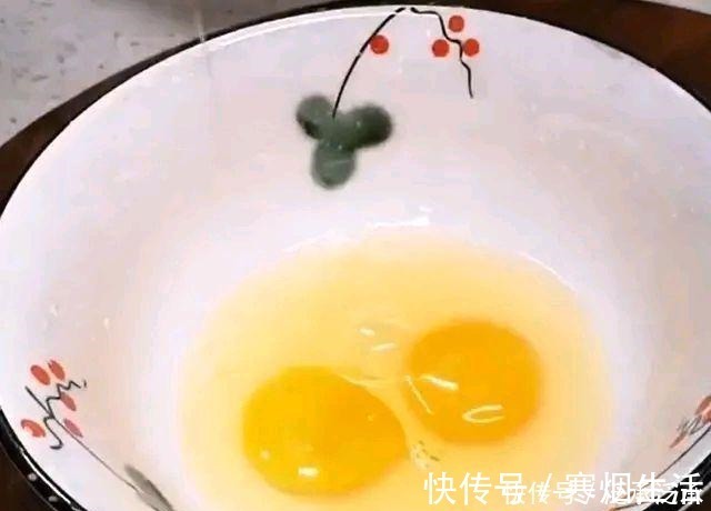 酸奶新吃法，简单2步一次成功，做出来的酸奶蛋糕，孩子抢着吃