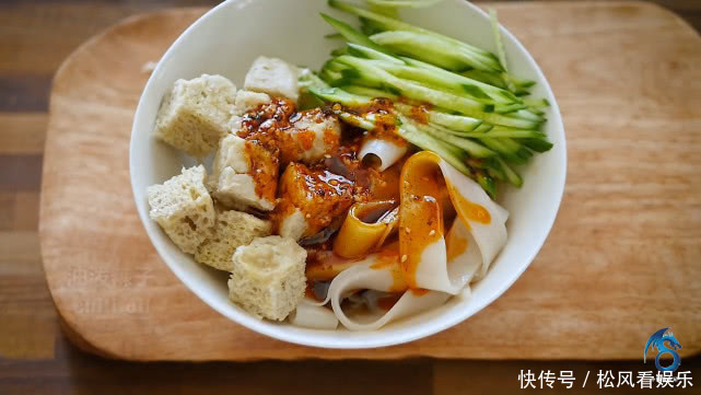 搞定|祖传的凉皮做法,不用洗面不用等,成本不到1元,30分钟就能搞定