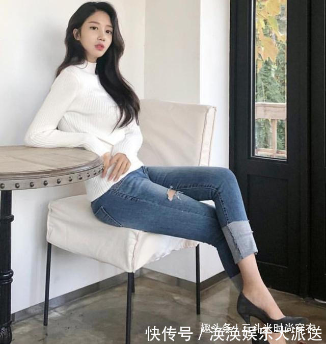 裤尾 紧身牛仔裤美女,清新迷人又优雅别致,别样的潮流范让人迷恋!