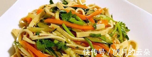 秋季|秋季节令菜胡萝卜，可凉拌、蒸煮，怎么吃也不会腻！