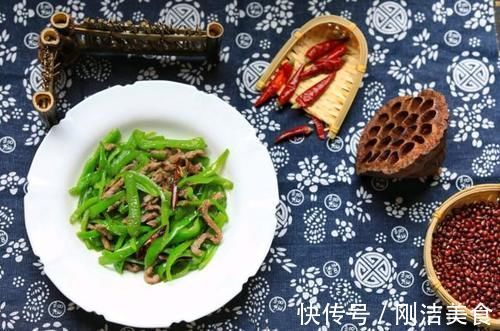 青椒籽|炒牛肉时,想要牛肉嫩滑又不老,只需加入1样东西,很多人都不懂
