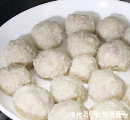 5毛钱一斤的萝卜,教你做丸子,鲜美营养,好吃不上火,上桌抢光