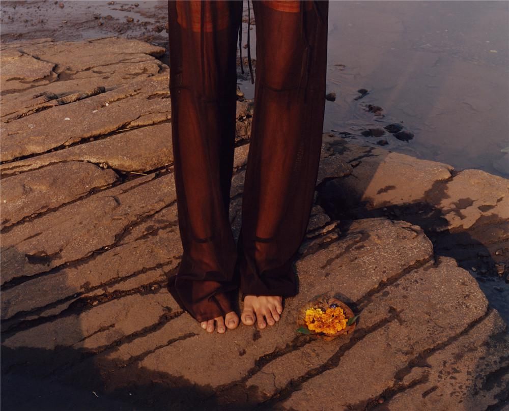 现在你也可以拥有这件现代时尚伟大旅程中的纪念品