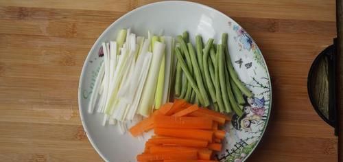 汁水|鸡腿儿的5种做法，每一种都肉质鲜嫩，汁水丰富，好吃还好做