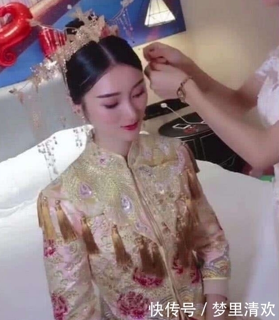 伴郎|伴娘帮新娘化妆,看到其颜值后,网友:新娘你娶走,伴娘给我留下