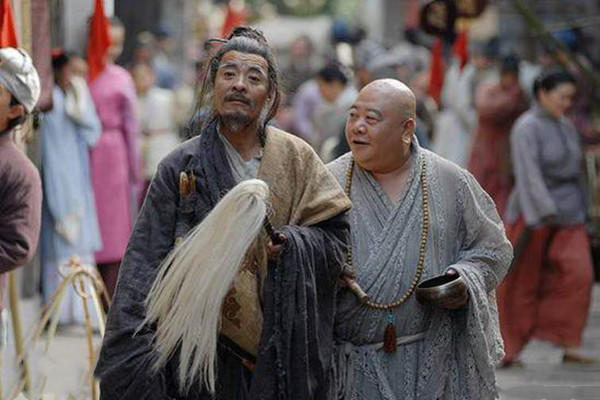 鼓励|贾母鼓励黛玉识文断字,薛宝钗却偷偷让她守拙,惜春:可怕的祖母