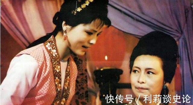 指责$贾母为何在元宵节公开指责袭人拿大?原来大有深意