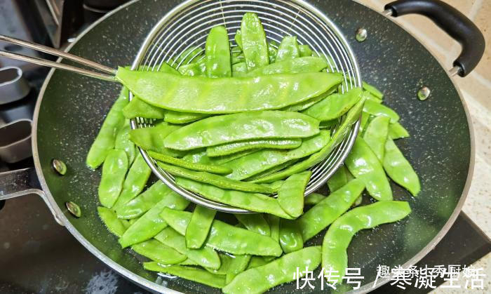 手软|秋天,遇到此菜我从不手软,一次买10斤,晒干囤起来,冬天吃真香