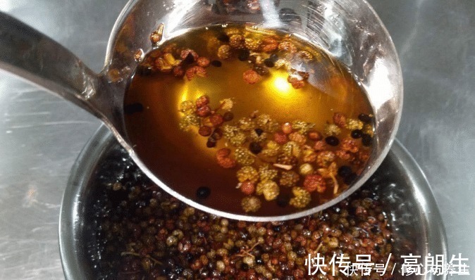 59岁老师傅说调饺子馅时，有2种料不可缺少，少一种饺子都难吃