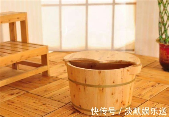 睡眠|泡脚时随手在水里撒一把,坚持一段时间湿气没了,睡眠也变好了