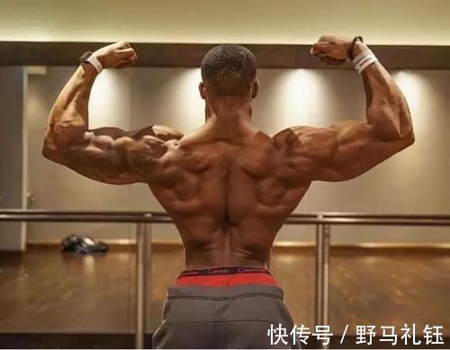 站姿|如何练出虎头肩，提升男人魅力，这个经典动作你真的弄懂了吗