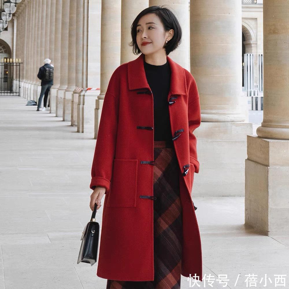 牛角扣 会穿“大衣”的女人更优雅,搭配半身裙真高级、搭配阔腿裤显气质
