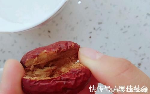 红枣|老婆气血不足,平时拿它当零食吃,每天吃几颗,现在气色好多了