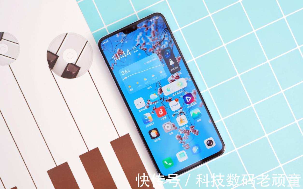 像素|vivo S10 Pro综合体验：除了自拍、拍照，它还有什么？