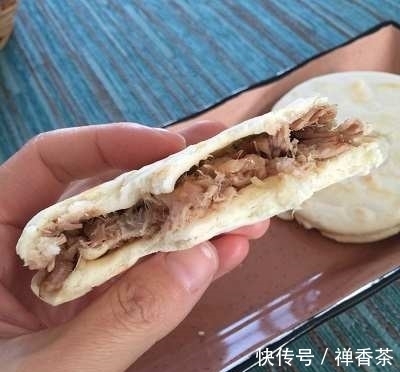 白吉饼|陕西有名小吃，腊汁肉夹馍，美味会让你垂涎三尺哦！