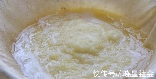 面粉特别的创意做法，加2个紫薯，比包子馒头都好吃，酥得直掉渣