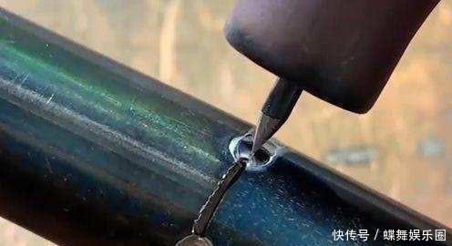 为什么两块金属在太空中接触会焊接在一起?