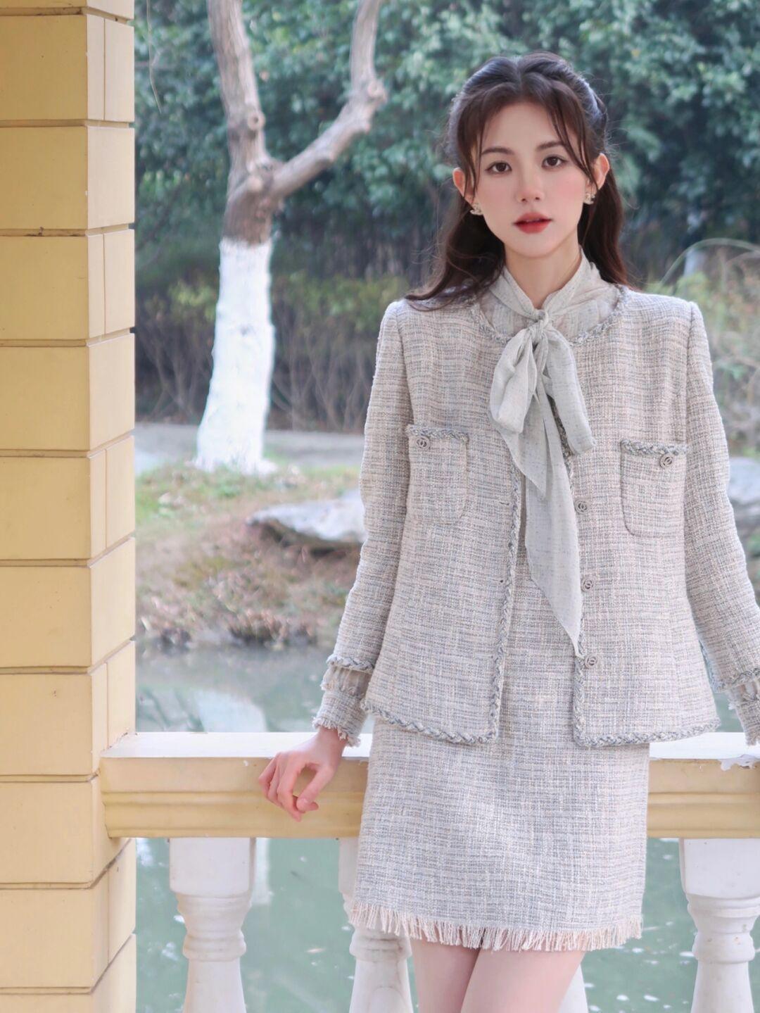 高级感 春天不知道怎么穿?小香风外套这样搭,普通人也能美出明星范