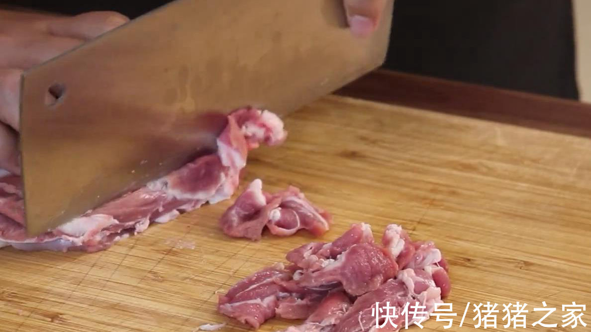 新疆炒烤肉|别出去吃烧烤了，教你做新疆炒烤肉，好吃得停不下来