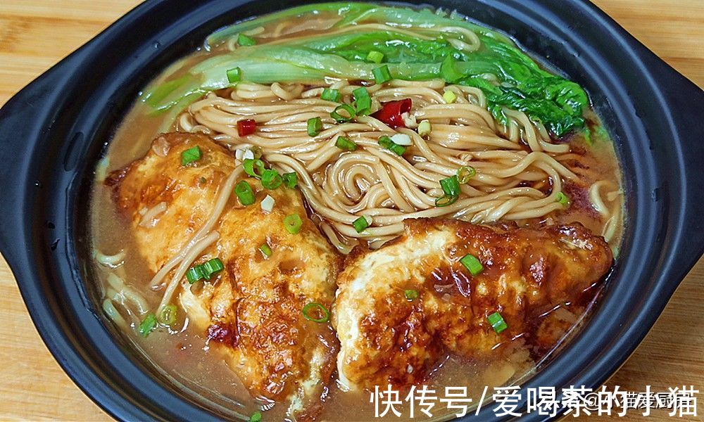 教你好吃的懒人煎蛋焖面，10分钟搞定，一个星期吃几天都不腻