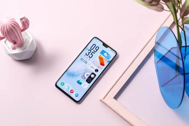 该机|大片级自拍质感！vivo S10 Pro实测外观、自拍全面升级