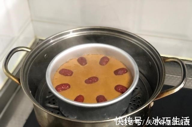 红糖发糕有弹性,不粘牙有诀窍,别光用面粉,加点它,一次就成功