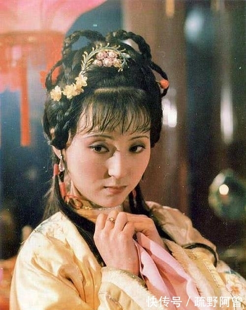 宝钗&贾宝玉挨打,林黛玉哭得眼睛肿得像桃子,薛宝钗哭了一宿,为何?