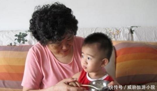 奶奶|有这4个特征的奶奶,都是真正疼爱孩子,看看你的婆婆占了几个