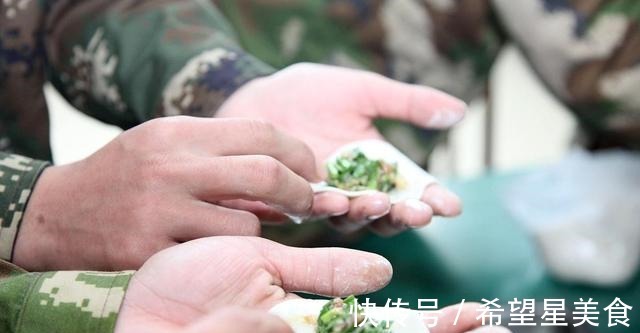 小苏打|调韭菜馅时,牢记“2放3不放”,很多人做错,难怪韭菜变色又出汤!