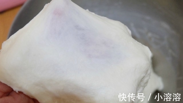 吐司盒|这个面包配方好，牛奶、黄油、鸡蛋全不放，一次发酵，香软又健康