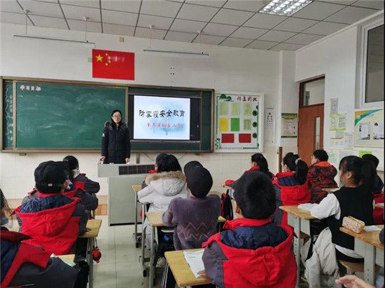 雾霾天，奎文区孙家小学这样做!