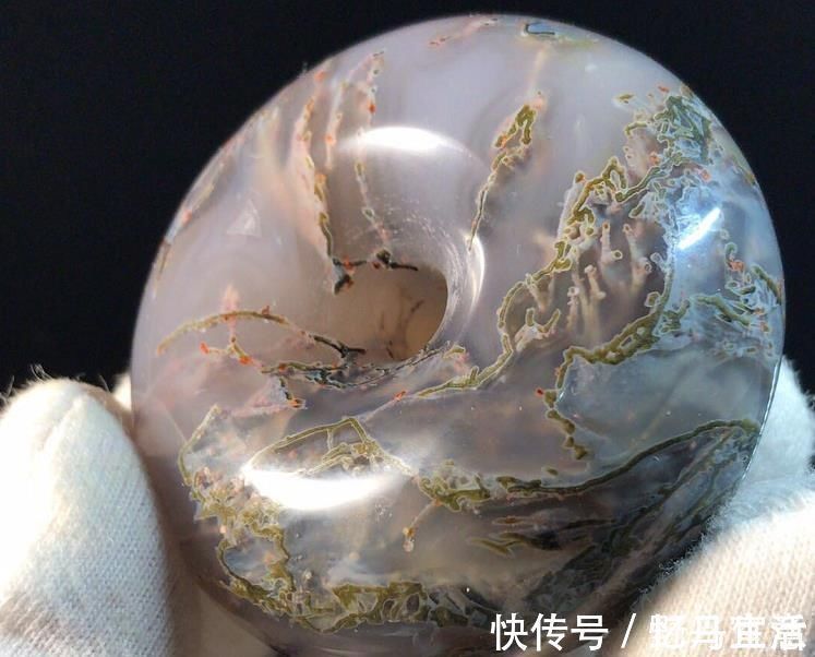 籽儿@大自然的鬼斧神工造就独特的奇石,纯天然的艺术品,给网友欣赏下