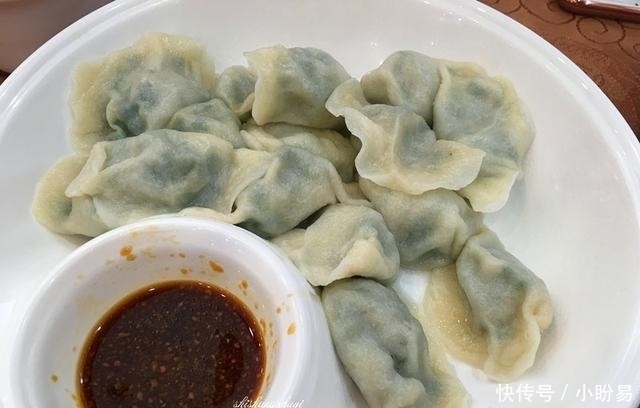 假期|假期想让婆婆开心,带上她去吃东北菜,最后只吃了两个饺子