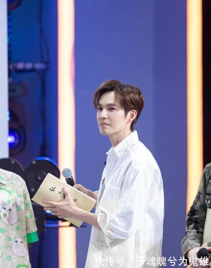 即兴发挥|热播综艺《夏日少年派》背后的故事——盲盒里是什么样的钟汉良？