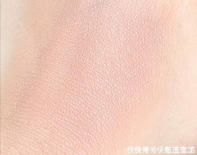 粉底液|2020“网红”平价化妆品，100元可以买一堆，你有几个