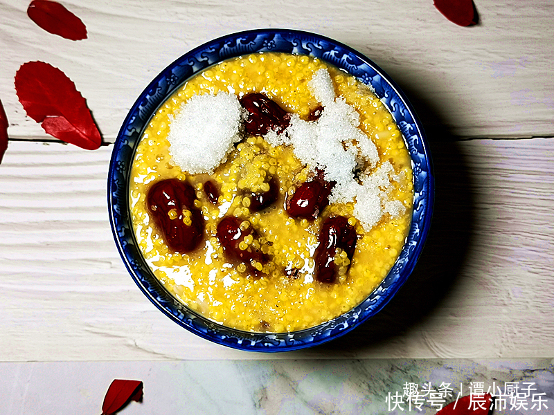 妈妈接86岁的姥姥来过年,姥姥做了一锅老家特色粥,给钱都买不着