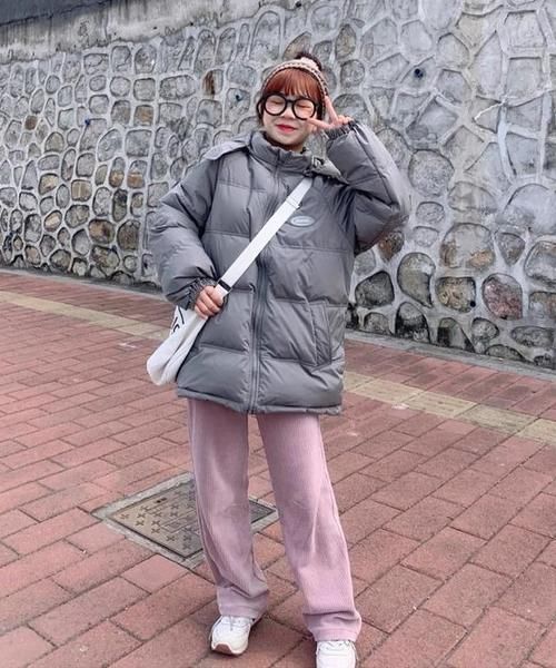 冬天穿棉服，除了黑白色，还有这“3个”颜色也很好看！