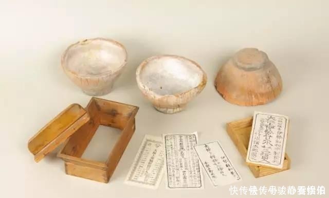 化妆|日本女人化妆,为啥弄那么恐怖的白脸?