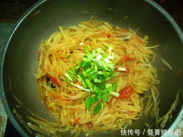 焯水|炒土豆丝时,是先泡水还是先焯水都错了!教你正确的土豆丝做法