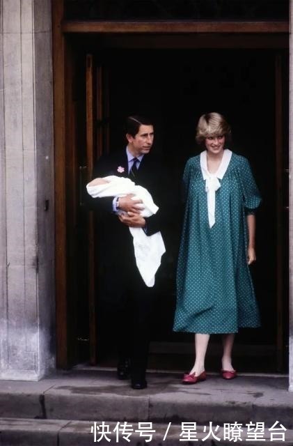 凯特|39年前,戴安娜生完孩子缝完线就忍痛抱威廉照相,上车后痛哭不止