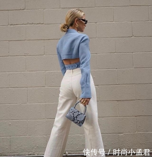 秋冬 秋冬不论搭裙子还是穿裤子,一定要牢记“上下法则”!显高还显瘦