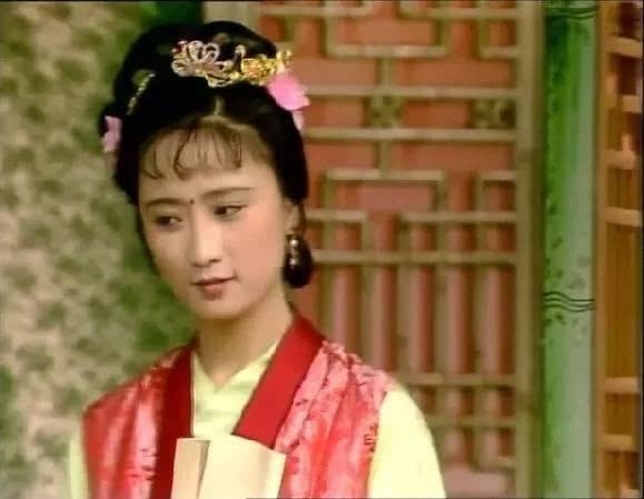 秦可卿$香菱为何会对薛蟠无法自拔他有两个优势,贾宝玉也比不上