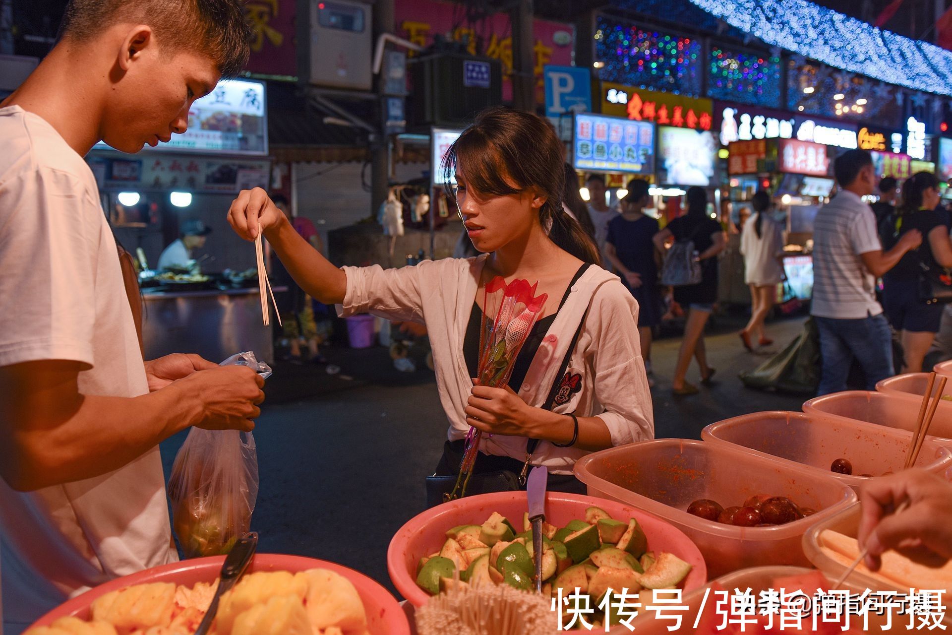 风味小吃|中国3条著名美食街，风味小吃深受游客喜爱，但本地人却不太捧场